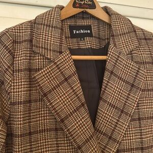 Trench Coat
Fashion Clothing 
US Size Small 
Pit to Pit 20”
Length 39”